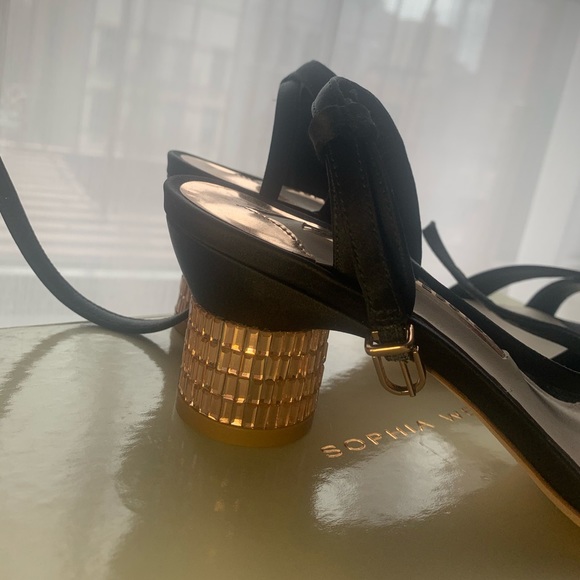 Sophia Webster Elegant satin low heel sandal - Picture 7 of 9